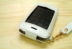 EZD/iPhone 3GX|[`{vP[X